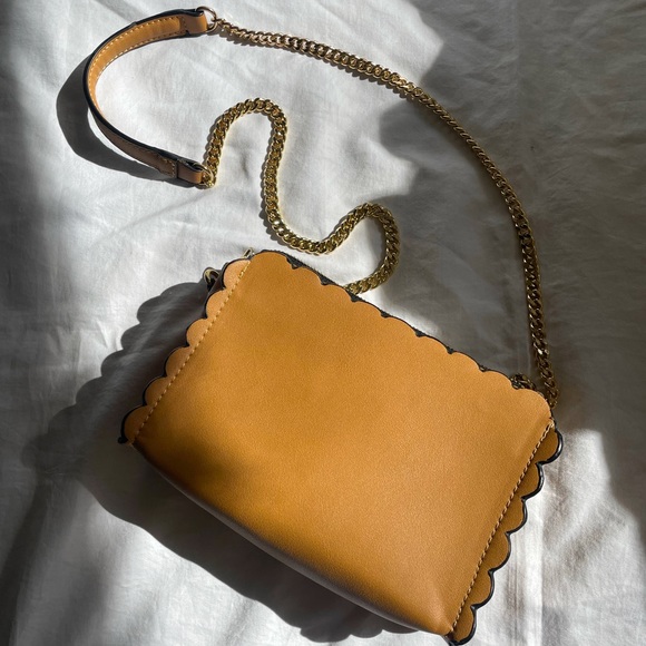 ZARA 🖤 Flower appliqué crossbody bag - Picture 8 of 8